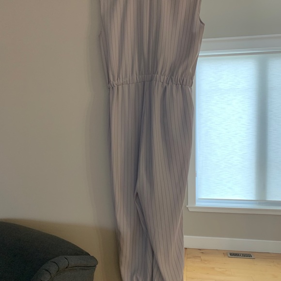 Beige jumpsuit - Picture 2 of 8